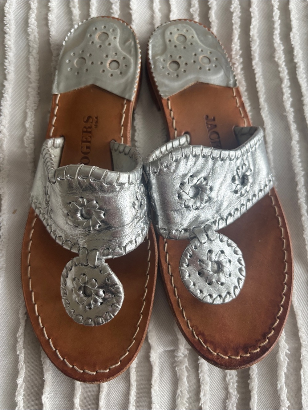 Jack Rogers Silver leather sandals. Size 6.